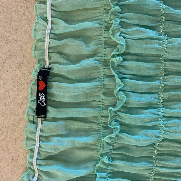 Tops - Picture 5 of 7